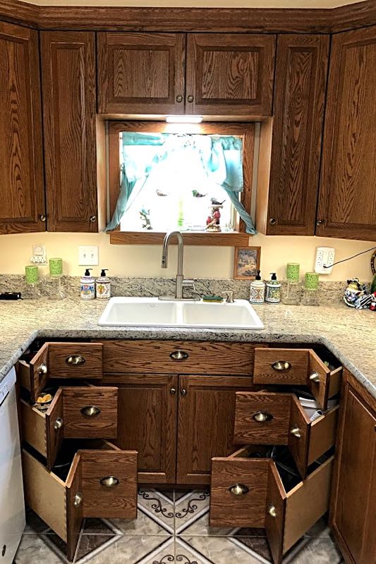 Sierra Cabinets - Custom Corner Cabinets